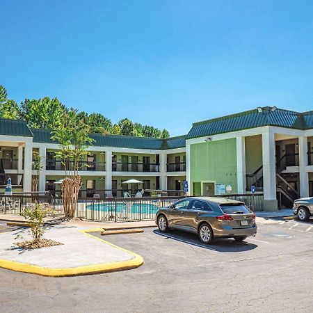 Quality Inn & Suites Near Six Flags - Остел Екстериор снимка