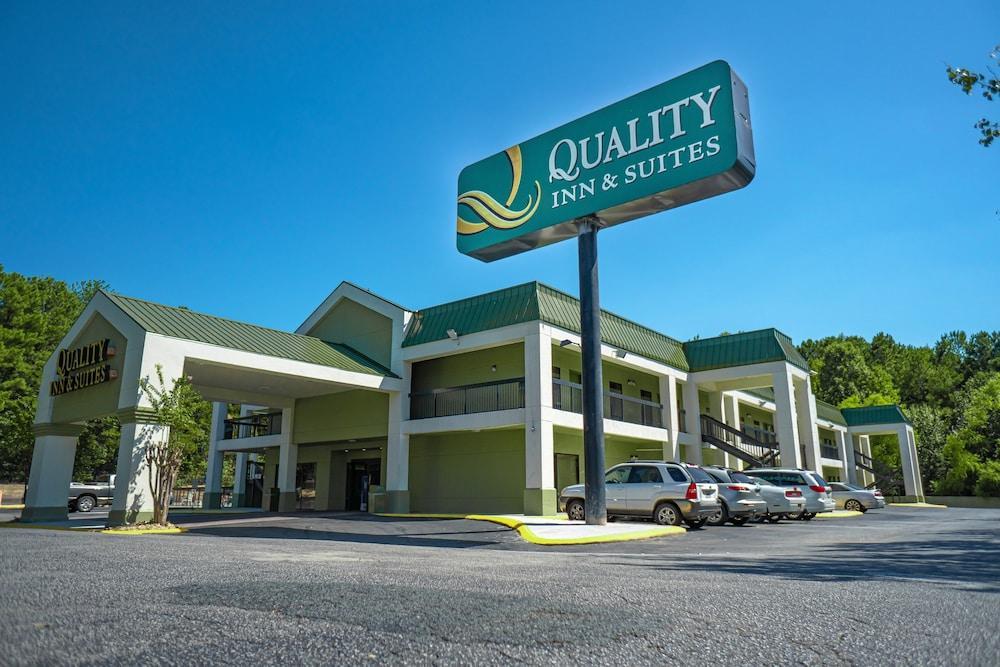 Quality Inn & Suites Near Six Flags - Остел Екстериор снимка