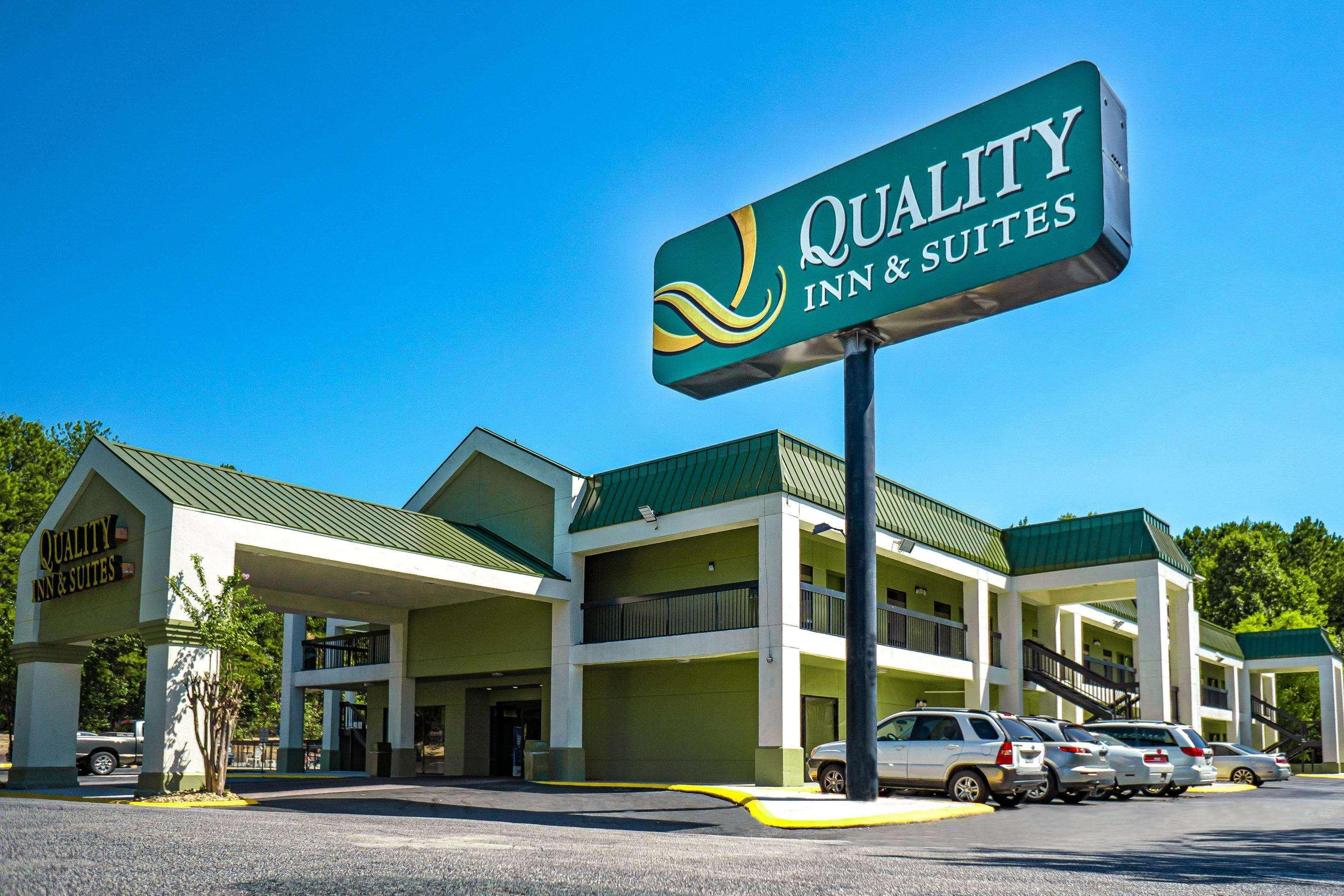Quality Inn & Suites Near Six Flags - Остел Екстериор снимка