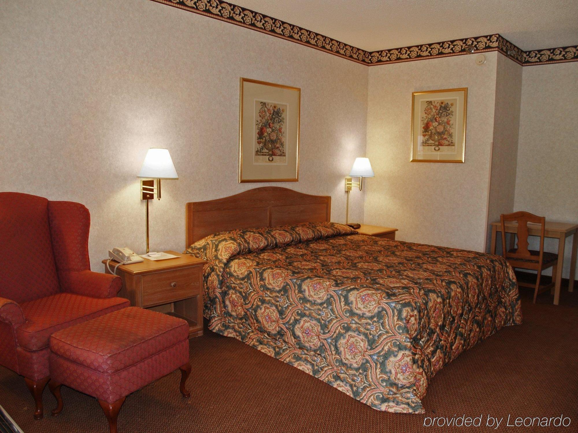 Quality Inn & Suites Near Six Flags - Остел Екстериор снимка