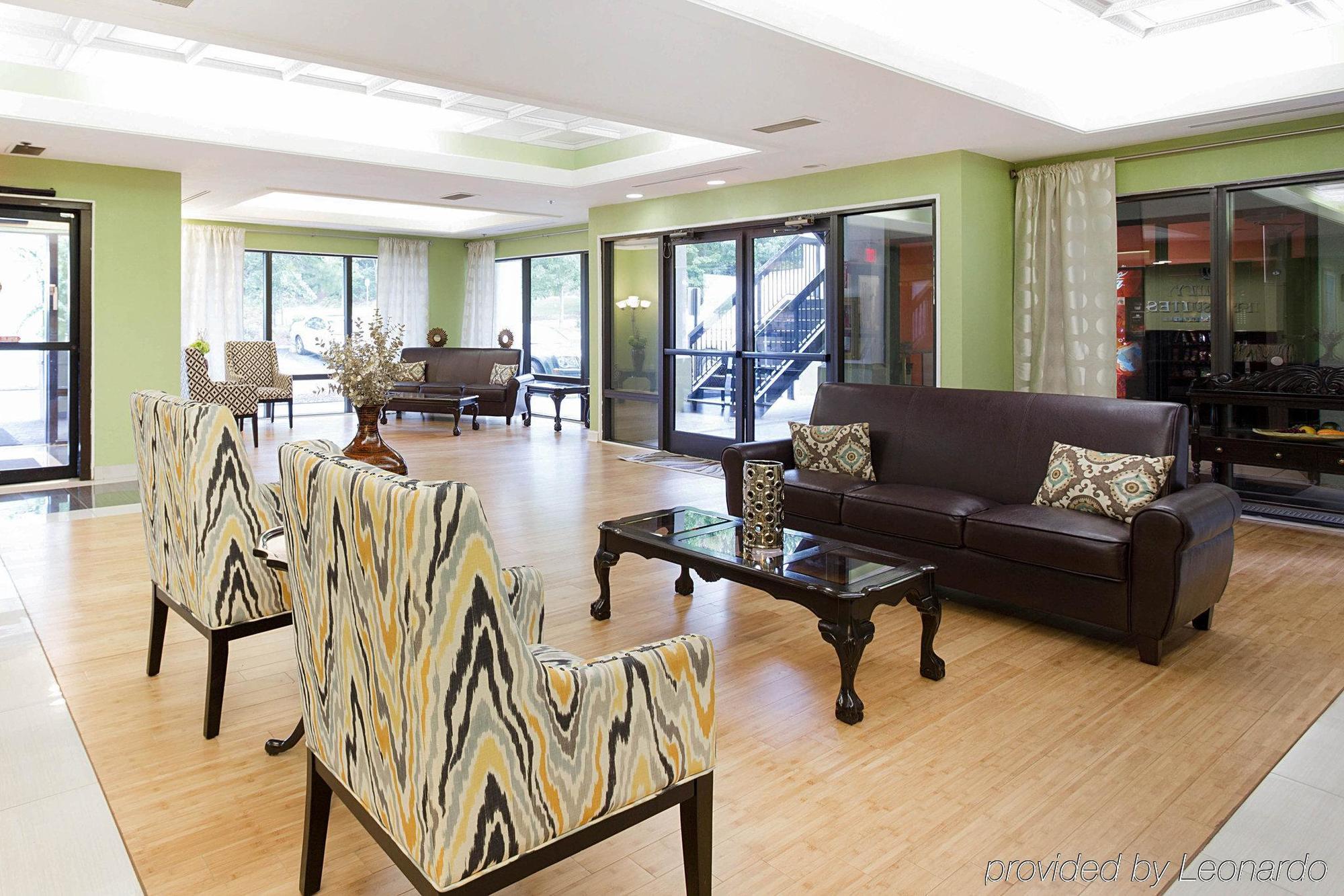 Quality Inn & Suites Near Six Flags - Остел Екстериор снимка